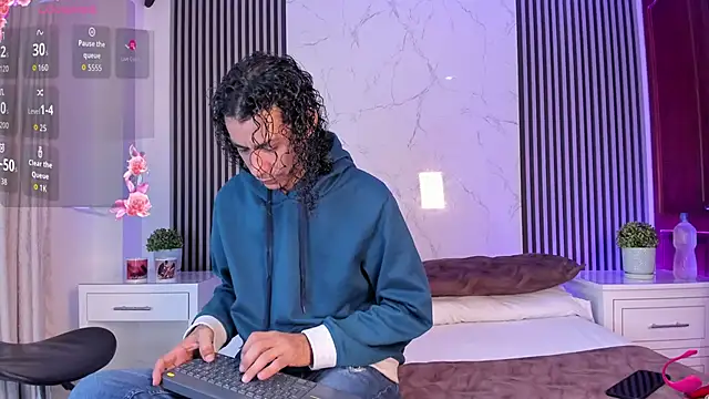 JackAndRosse  online show from December 19, 1:02 pm