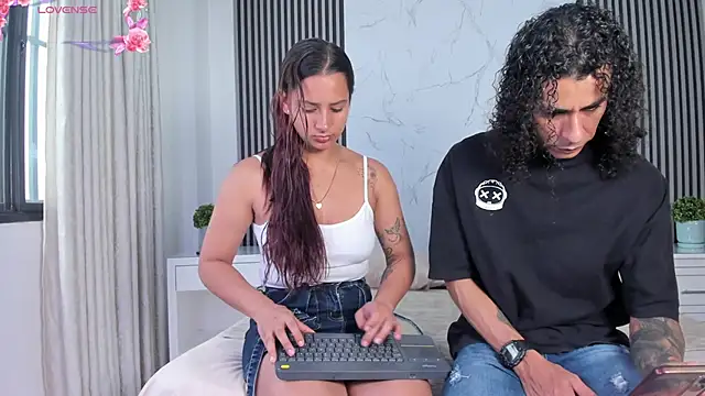 JackAndRosse  online show from April 7, 2:19 pm