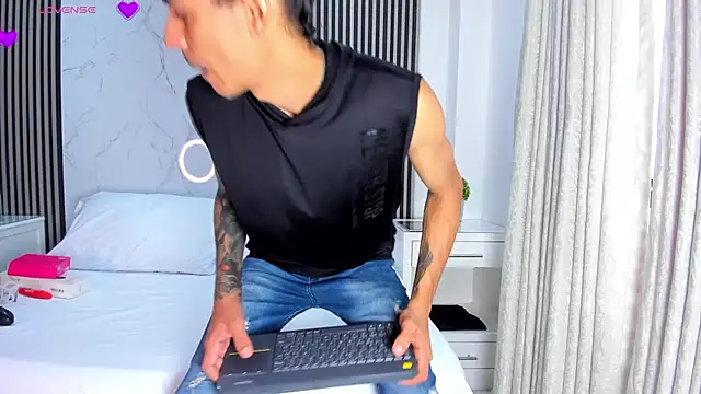 Snapshot of JackAndRosse_ chatting on June 15, 1:22 pm JackAndRosse online show from June 15, 1:22 pm