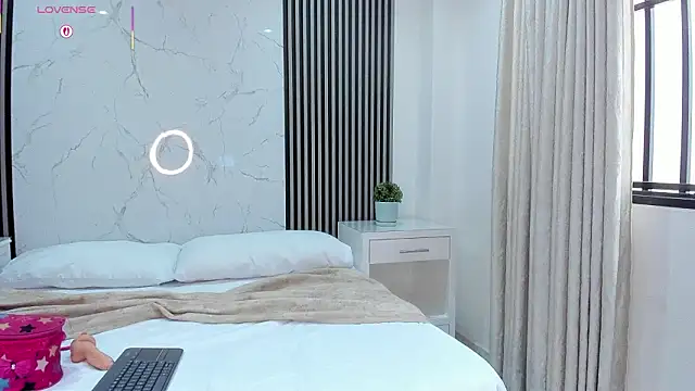 JackAndRosse  online show from March 5, 1:19 pm