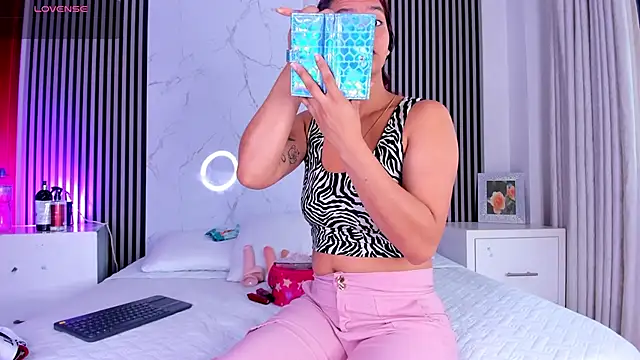 JackAndRosse  online show from October 17, 1:24 pm