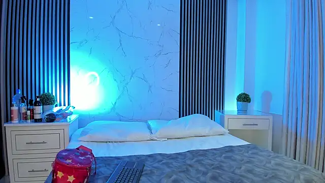 JackAndRosse  online show from January 12, 1:40 pm