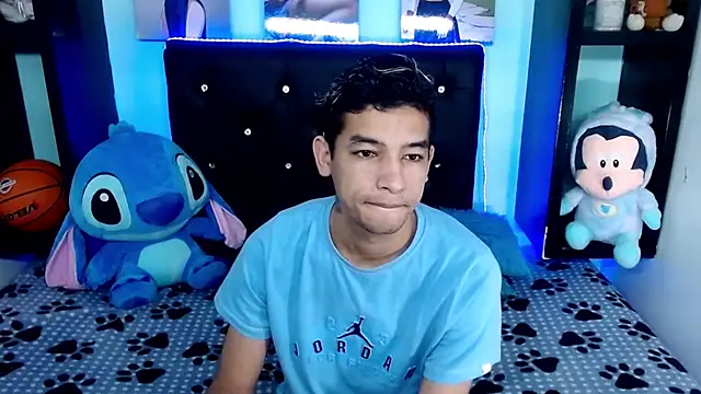 Snapshot of x_oliver_x chatting on September 12, 4:56 am x oliver x online show from September 12, 4:56 am