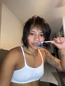 Nia Desire online show from April 30, 7:15 am