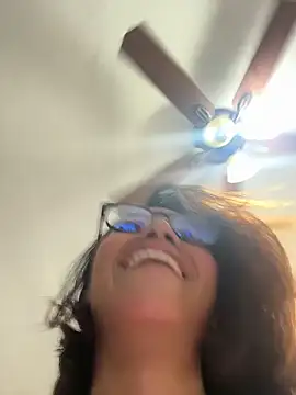 Nia Desire online show from January 6, 5:44 am