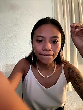 Nia Desire online show from September 19, 6:28 am