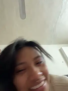 Snapshot of Nia_Desire chatting on May 21, 9:39 am Nia Desire online show from May 21, 9:39 am