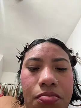 Nia Desire online show from December 3, 5:30 am