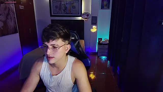 Justin trevor1 online show from October 3, 12:14 am