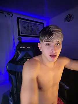 Justin trevor1 online show from April 18, 4:04 am