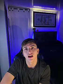 Justin trevor1 online show from April 14, 12:48 am