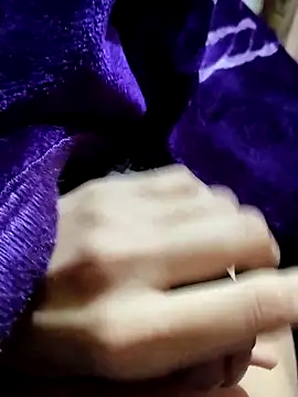 saneer69tew online show from December 17, 7:52 pm