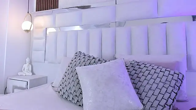 Snapshot of im_kasumi chatting on February 13, 1:11 pm im kasumi online show from February 13, 1:11 pm