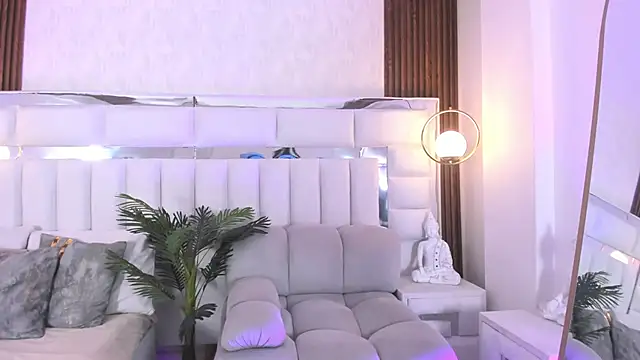 Snapshot of im_kasumi chatting on December 18, 1:04 pm im kasumi online show from December 18, 1:04 pm