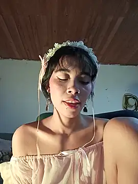 Snapshot of dolliette24 chatting on June 19, 1:06 pm dolliette24 online show from June 19, 1:06 pm