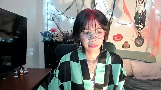 Snapshot of dolliette24 chatting on October 24, 10:20 pm dolliette24 online show from October 24, 10:20 pm