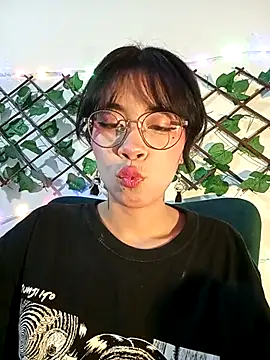 dolliette24 online show from April 2, 4:52 am