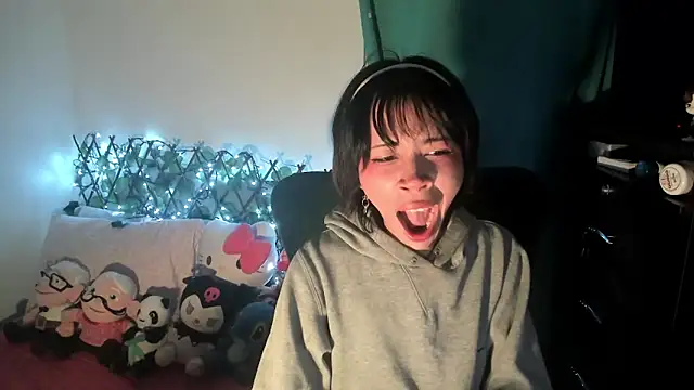 Snapshot of dolliette24 chatting on September 24, 2:18 am dolliette24 online show from September 24, 2:18 am