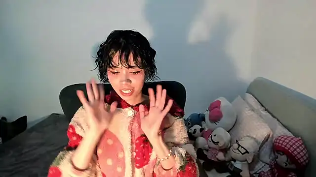 Snapshot of dolliette24 chatting on September 9, 1:59 am dolliette24 online show from September 9, 1:59 am