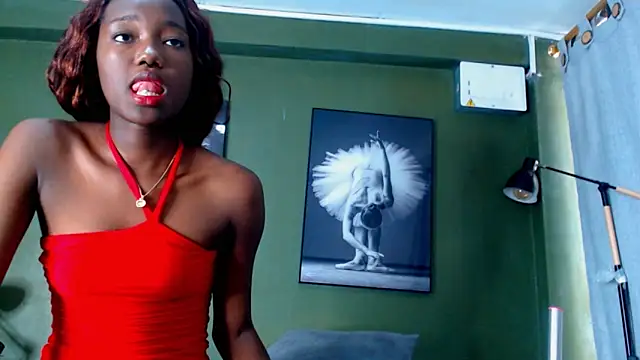 Snapshot of Evaa_18 chatting on October 1, 5:28 pm Evaa 18 online show from October 1, 5:28 pm