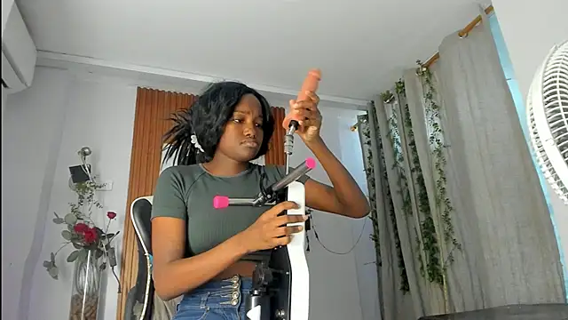 Snapshot of Evaa_18 chatting on January 14, 5:49 pm Evaa 18 online show from January 14, 5:49 pm