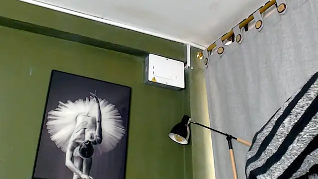 Snapshot of Evaa_18 chatting on September 16, 5:36 pm Evaa 18 online show from September 16, 5:36 pm