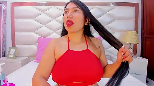 Snapshot of KarinaGomezxxx chatting on October 15, 1:52 pm KarinaGomezxxx online show from October 15, 1:52 pm