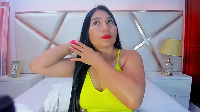 Snapshot of KarinaGomezxxx chatting on September 17, 2:08 pm KarinaGomezxxx online show from September 17, 2:08 pm