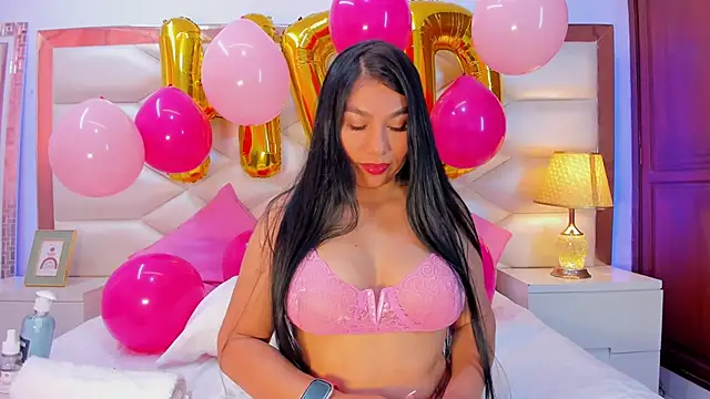 Snapshot of KarinaGomezxxx chatting on October 8, 2:07 pm KarinaGomezxxx online show from October 8, 2:07 pm