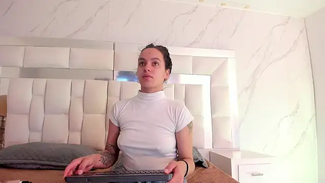 Maia Park online show from February 25, 11:43 am