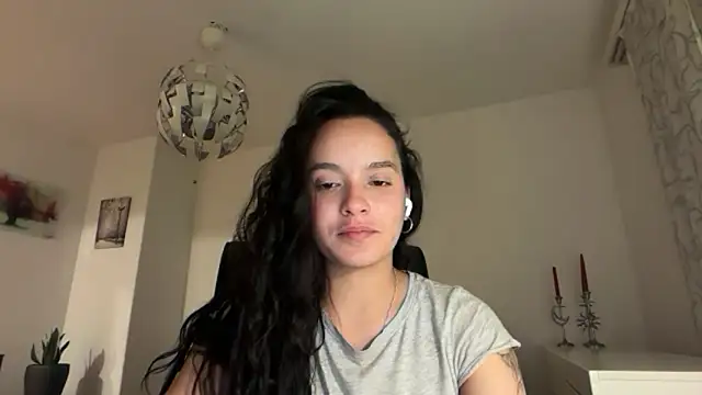 Maia Park online show from April 15, 9:48 pm