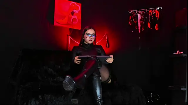 isabellestone online show from February 24, 9:26 pm