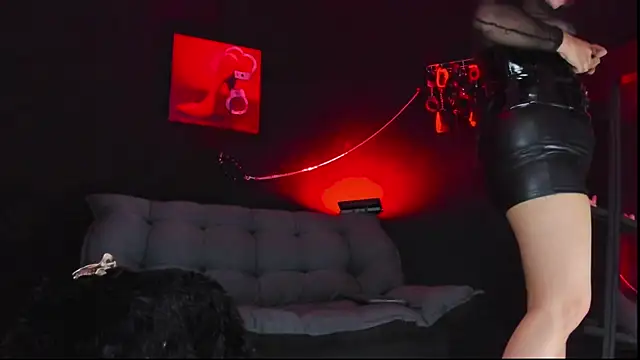 isabellestone online show from April 4, 11:33 pm