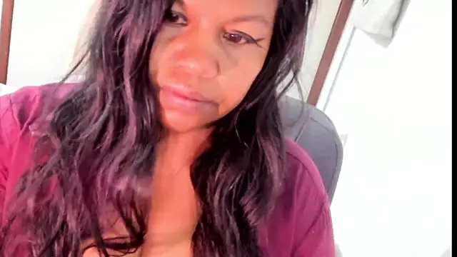 Snapshot of ebonylouissexyhot chatting on September 26, 9:05 am ebonylouissexyhot online show from September 26, 9:05 am