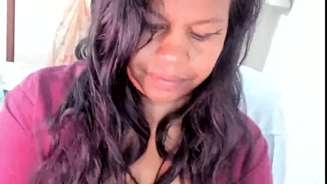 Snapshot of ebonylouissexyhot chatting on September 27, 12:06 am ebonylouissexyhot online show from September 27, 12:06 am