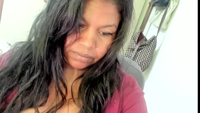 Snapshot of ebonylouissexyhot chatting on October 4, 8:43 pm ebonylouissexyhot online show from October 4, 8:43 pm