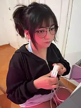 Lolii Zoe online show from January 8, 9:32 pm