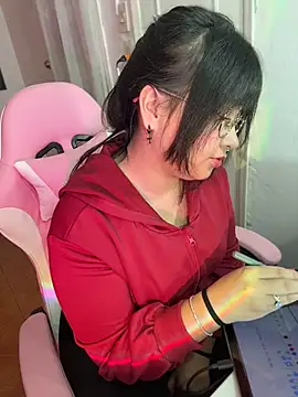 Lolii Zoe online show from December 17, 8:25 pm