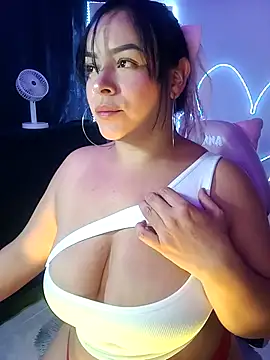 Snapshot of Danniela20 chatting on November 11, 6:19 am Danniela20 online show from November 11, 6:19 am