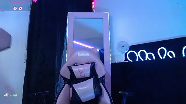 Danniela20 online show from March 13, 6:29 am