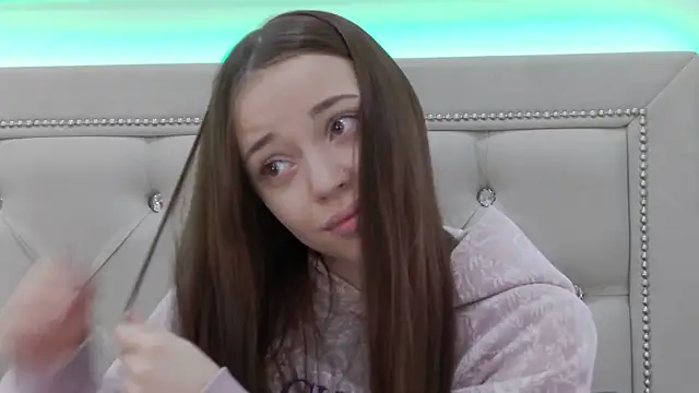 Snapshot of ZoeyNeal chatting on March 1, 2:17 pm ZoeyNeal online show from March 1, 2:17 pm