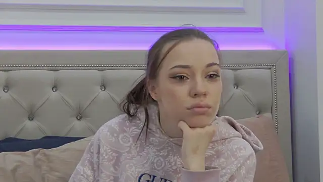 ZoeyNeal online show from March 9, 1:58 pm