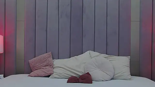 ZoeyNeal online show from March 21, 2:21 pm