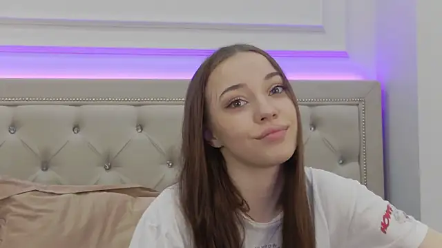 ZoeyNeal online show from March 13, 2:00 pm