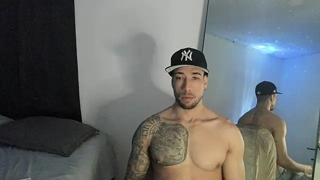 ThiagoLugo online show from February 2, 1:48 am