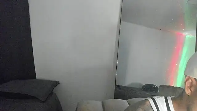 ThiagoLugo online show from March 23, 1:39 am