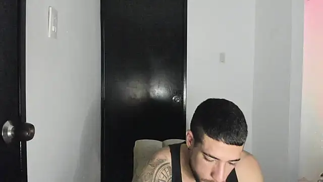 Snapshot of ThiagoLugo chatting on July 16, 7:33 pm ThiagoLugo online show from July 16, 7:33 pm