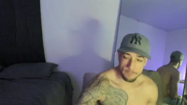 Snapshot of ThiagoLugo chatting on November 30, 10:21 pm ThiagoLugo online show from November 30, 10:21 pm