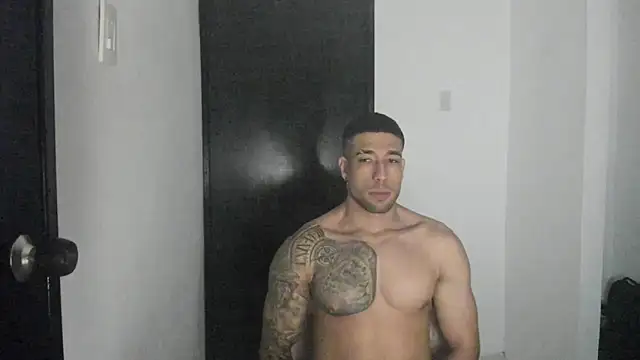 Snapshot of ThiagoLugo chatting on June 14, 11:28 pm ThiagoLugo online show from June 14, 11:28 pm