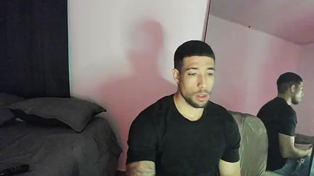 Snapshot of ThiagoLugo chatting on October 13, 2:24 am ThiagoLugo online show from October 13, 2:24 am